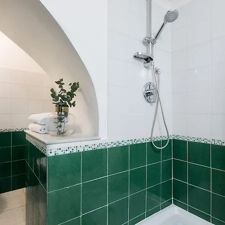 Apartment Classic 2br In Prati By Sonder